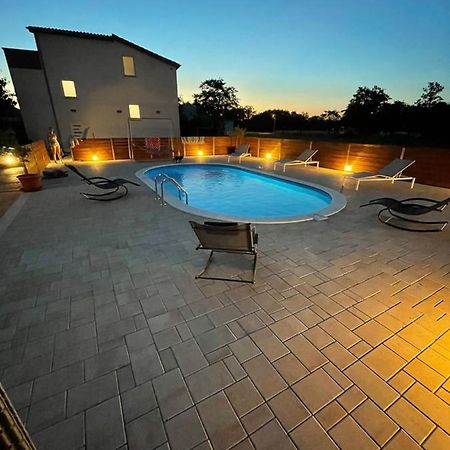 Holiday Home “Marko” With Heated Pool! Нін Екстер'єр фото