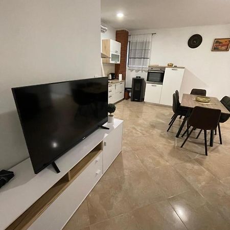 Holiday Home “Marko” With Heated Pool! Нін Екстер'єр фото