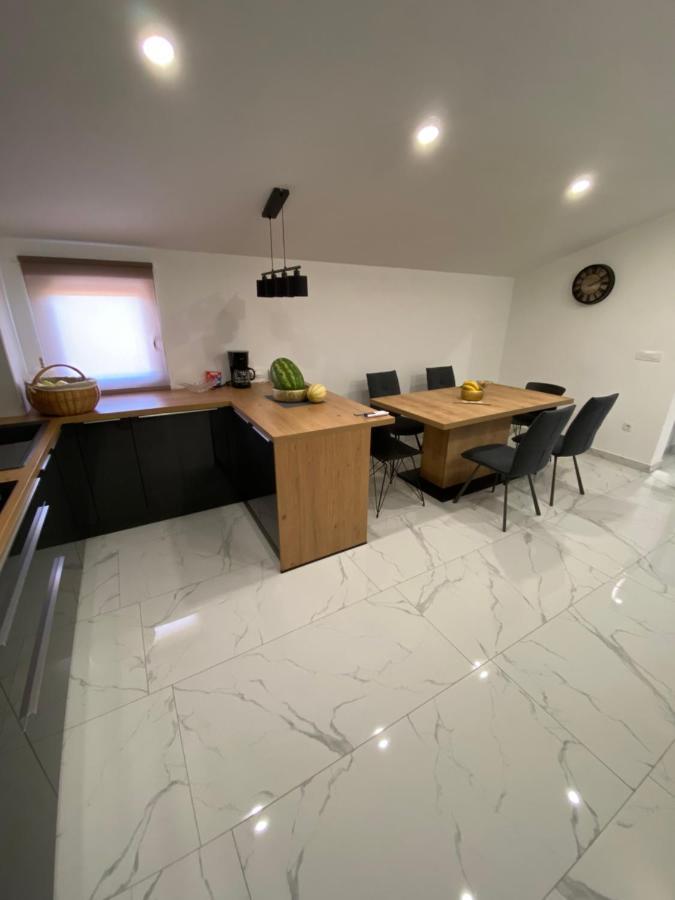Holiday Home “Marko” With Heated Pool! Нін Екстер'єр фото