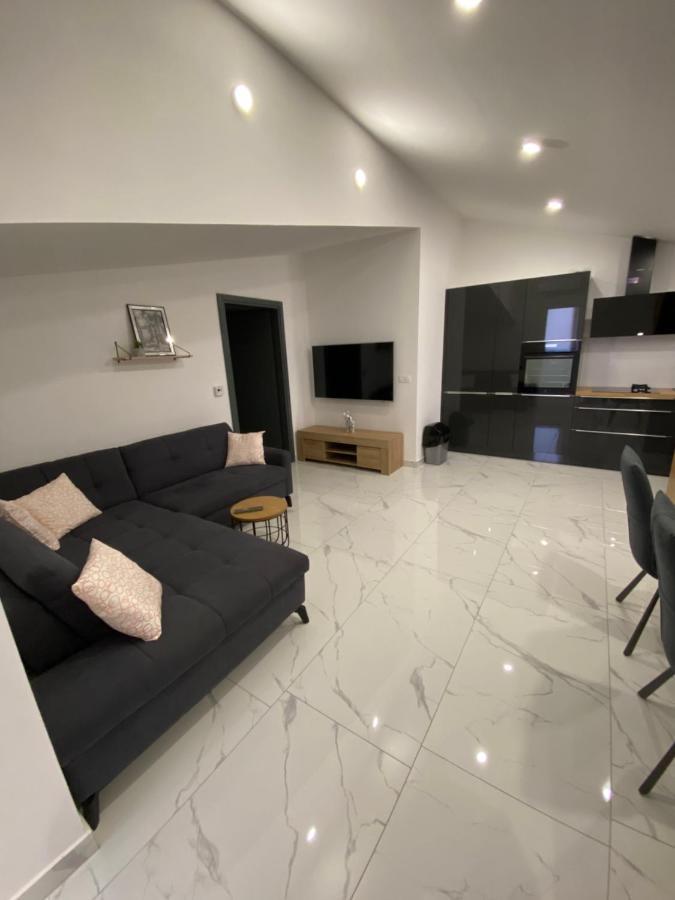 Holiday Home “Marko” With Heated Pool! Нін Екстер'єр фото