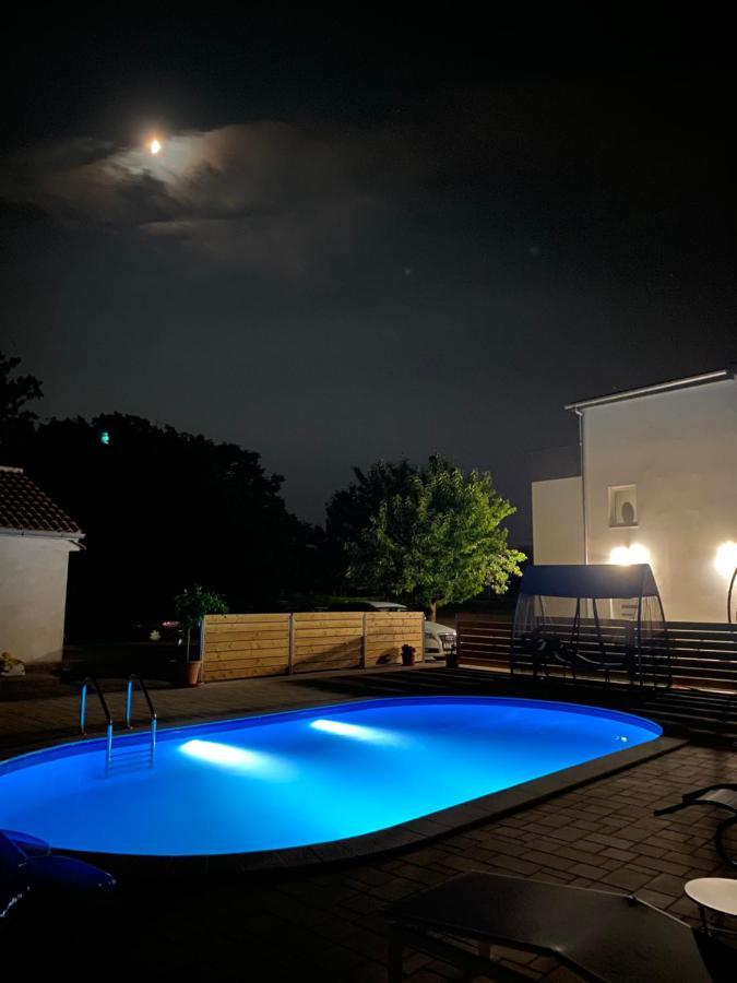 Holiday Home “Marko” With Heated Pool! Нін Екстер'єр фото