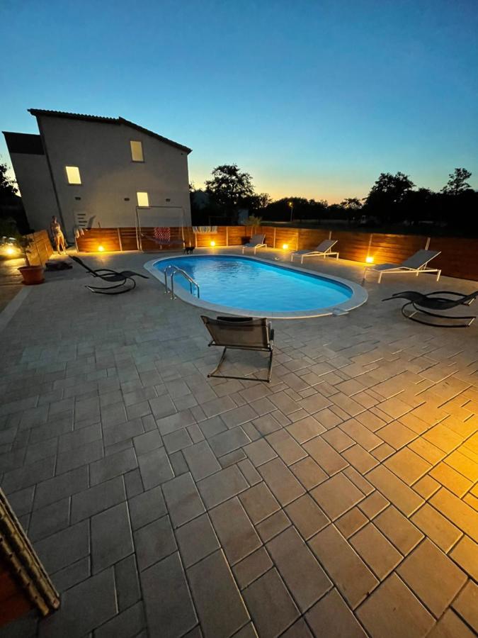 Holiday Home “Marko” With Heated Pool! Нін Екстер'єр фото