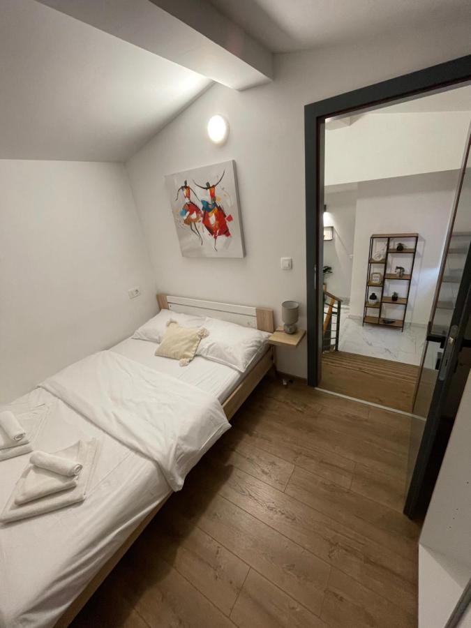 Holiday Home “Marko” With Heated Pool! Нін Екстер'єр фото