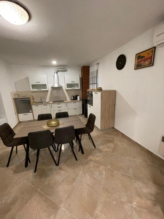 Holiday Home “Marko” With Heated Pool! Нін Екстер'єр фото