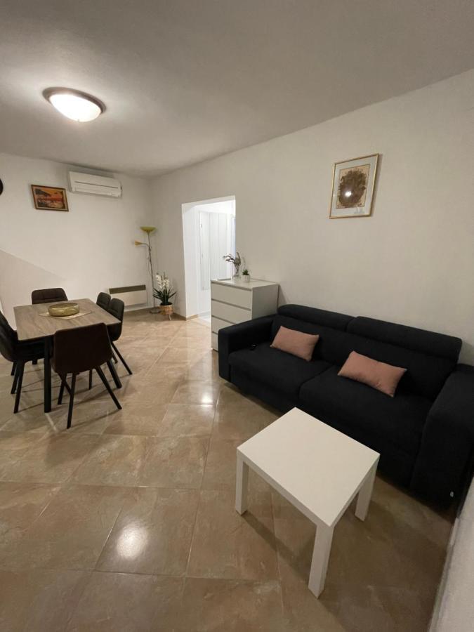 Holiday Home “Marko” With Heated Pool! Нін Екстер'єр фото